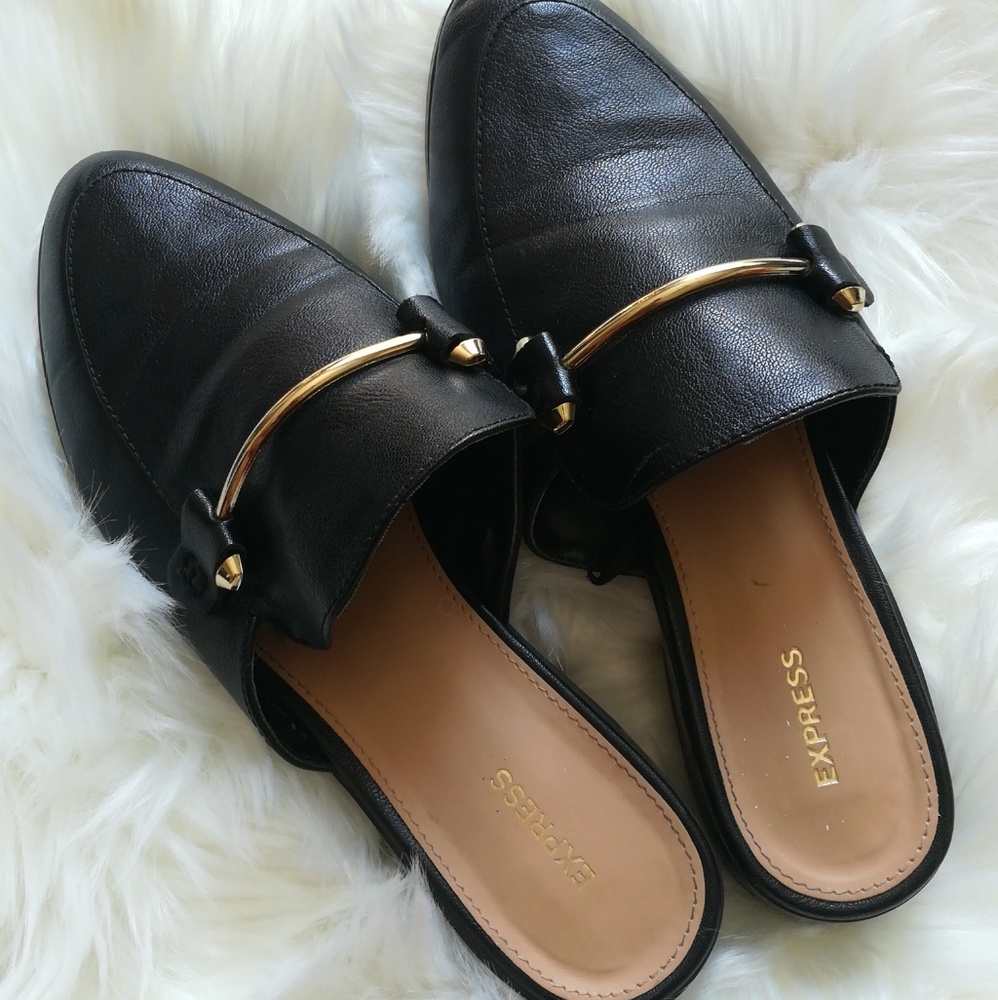 Express pointed toe slip-on, size 8